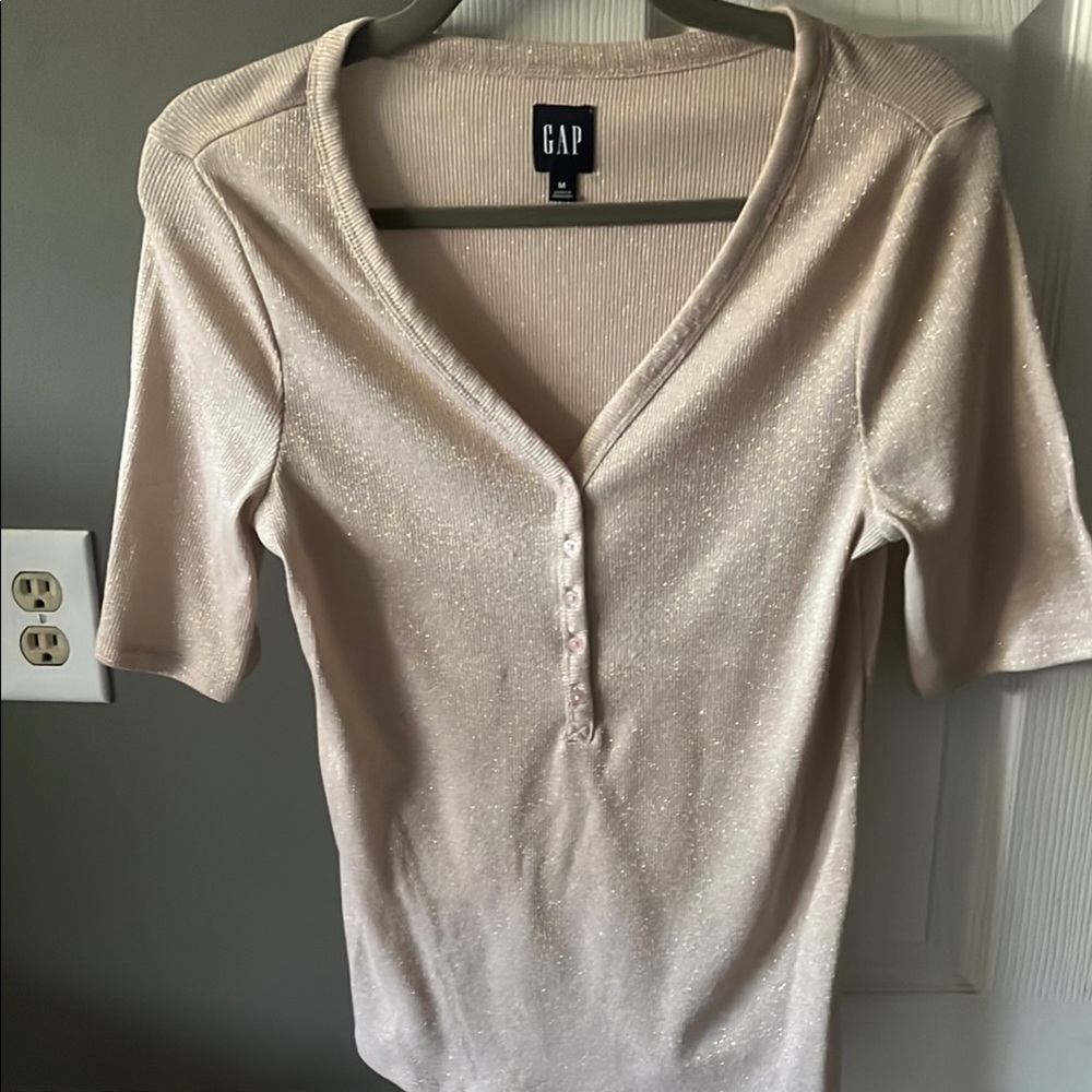Women’s GAP Shimmery Beige Top, Size M ✨